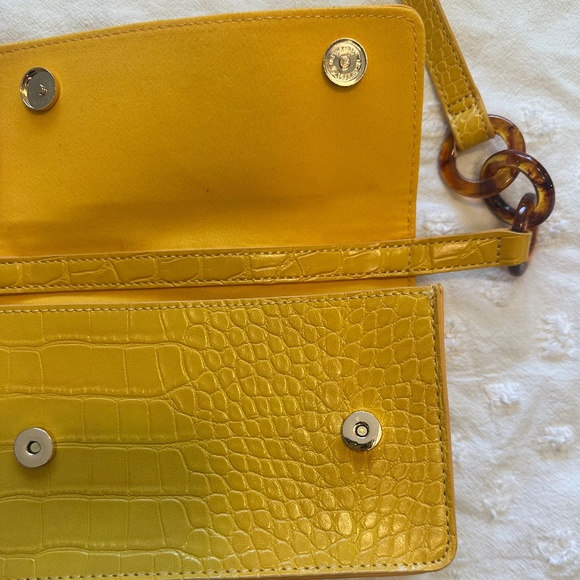 Yellow Crocodile Crossbody - Picture 4 of 5